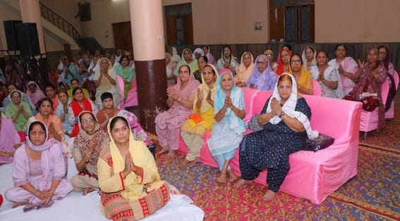 The sayings of saints are filled with love for the cow: Divyanand