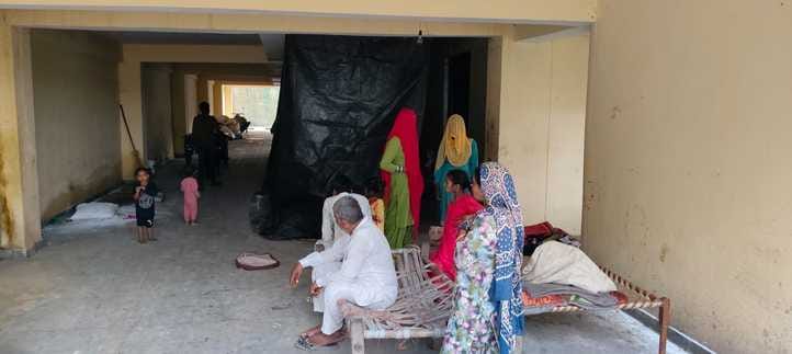 Parking worth 1.5 crores turns into slum, migrants set up camp