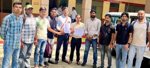 Coaching operators protested against the increase in TET exam fees.