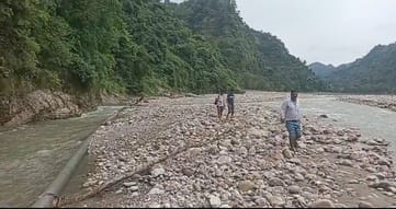 The main pipeline of Lagwalti-Bamsan lift drinking water scheme broke
