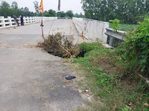 Pothole near the bridge on the Pauta-Dioria road has become a problem.