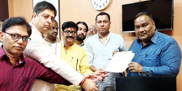 Demand to repair potholes and streetlights