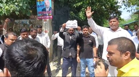 Demand to withdraw cases filed against advocates in Banaras