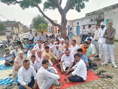 Pahasu grain market remained closed for the sixth day, farmers worried