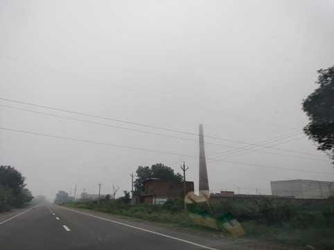 There was light fog in the morning, bright sunshine and humidity during the day.