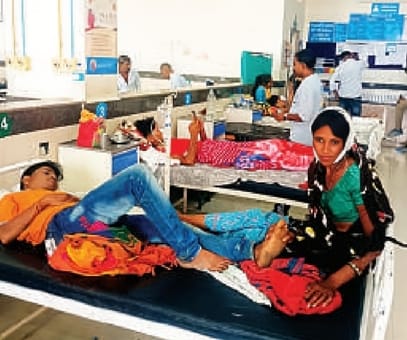 pickup full of laborers going to harvest soybean overturned, 12 injured admitted to Charak Hospital