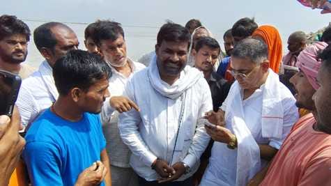 Six more houses and anti-erosion works submerged in the Saryu River