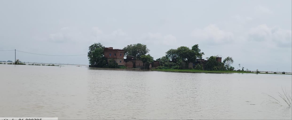 Gorakhpur News: 29 villages in Barhalganj area affected by floods