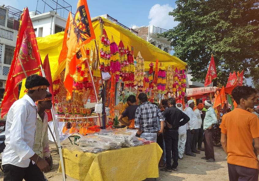 Siddharthnagar News: There is increased activity in the market due to Durga Puja