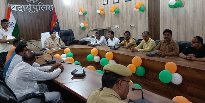The problem of encroachment and traffic jam will be solved, agreement reached between police and traders.