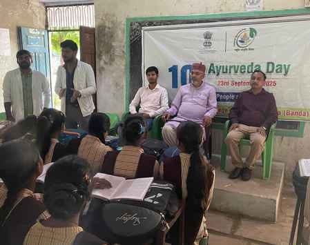 Give information about Ayurveda and tell the mantras of healthy life to the students.