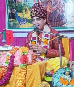 Lifespan increases by serving parents, gurus and saints: Pandit Vinay