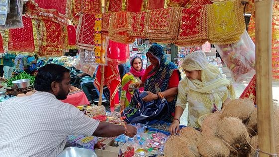 Navratri begins tomorrow, devotees are enthusiastic, markets are vibrant