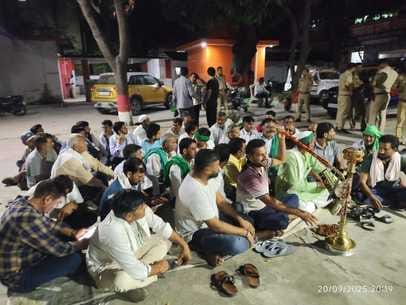 Farmers sit on protest against SDO