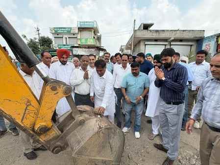 Pehowa gets Rs 10 crore for road renovation