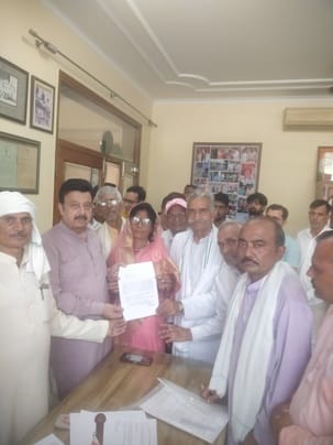 Numberdars gave a memorandum to Cabinet Minister Rao Narbir Singh