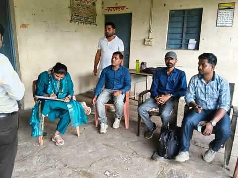 कार्यवाही करता हुआ जांच दल