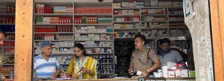 A medical store's purchase and sale was halted after irregularities were found.