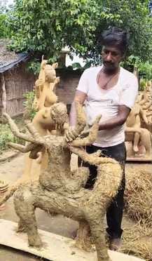 Nimai inherited the skill of sculpting from his father