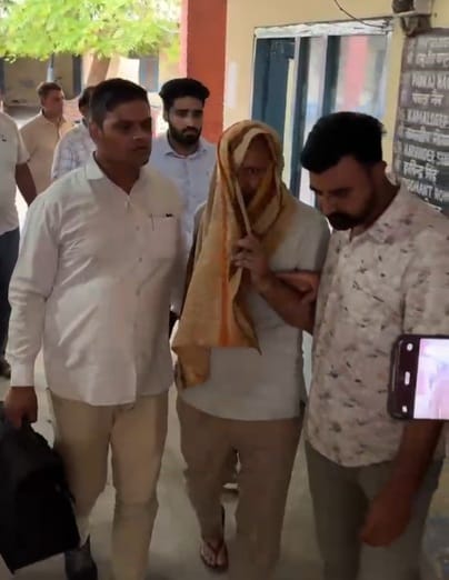 ASI caught taking bribe of Rs 10,000