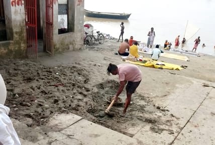 Pitru Visarjan today, 2.5 lakh people will offer tarpan at the Ganga ghats.