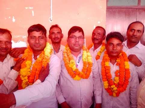 Radhesh became the president and Sunil became the minister of the Safai Karamchari Sangh block unit.