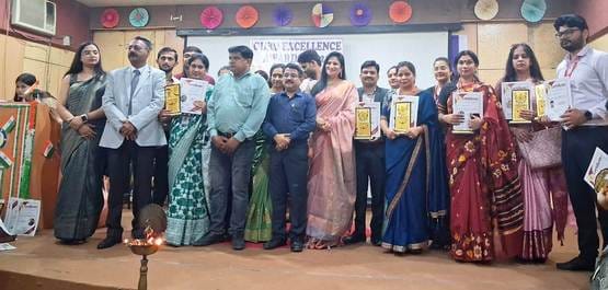 Teachers received Guru Excellence Award