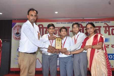 Saraswati Shishu Mandir students topped the provincial knowledge-science fair