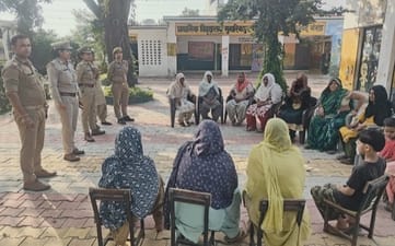 Team Mission Shakti organized a women's meeting in Mubarakpur.