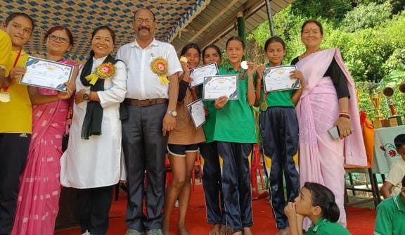 Himanshu and Digger won the badminton competition.