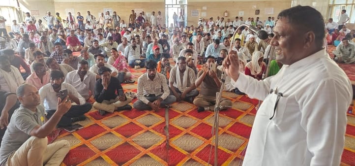 If the demands of sanitation workers are not met by November 2, they will march to the CM's residence.