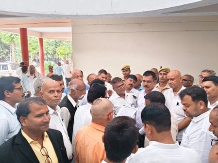Outrage over fake case against lawyers in Varanasi