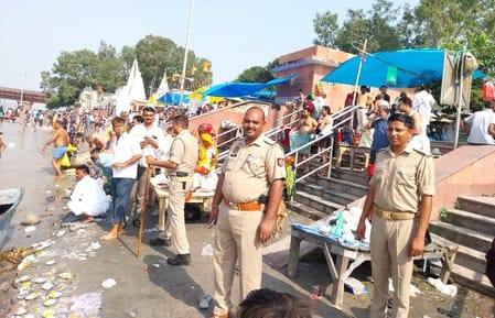 Pitru Amavasya: Bathing in the Ganges and offering prayers to ancestors