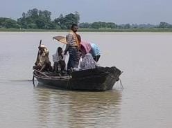 Saryu is still flowing above the red mark, causing panic in coastal villages
