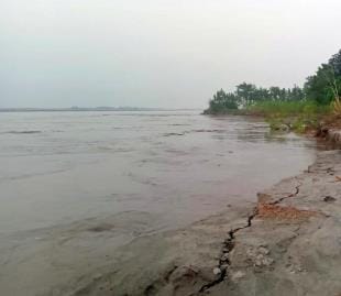 The Saryu River is desperate to wipe out Sunderpurva, leaving only three houses.