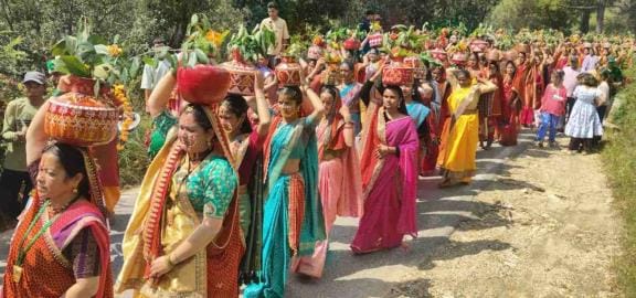 Navratri begins with Kalash Yatra in Nauling Banjain