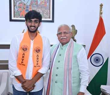 DUSU President Aryan met Manohar Lal