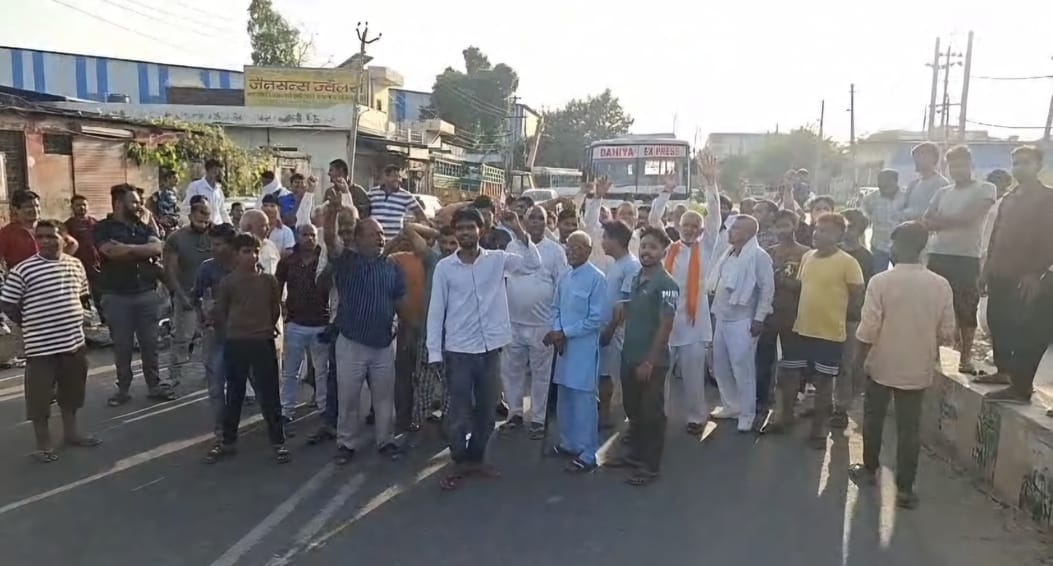 Road blockade in protest against waterlogging in the streets