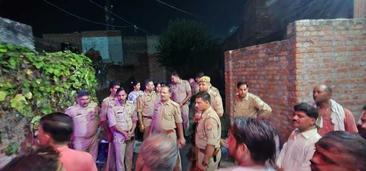 As soon as the body of the criminal Balram arrived, slogans were raised in Jahangirabad and an FIR was registered