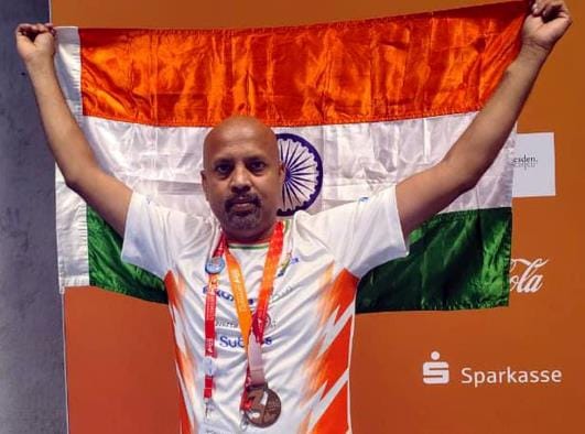 Flight of courage, Balveer hoisted the tricolor in Germany