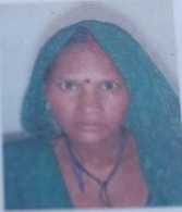 A pregnant mother jumped into a well to save her daughter who had fallen into it. Both drowned and died.