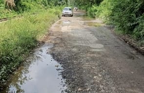 The crucial 13-km stretch of the Bahraich-Kheri border has been completely destroyed