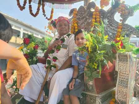 A grand procession was taken out on the occasion of Maharaja Agrasen Jayanti