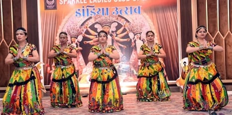 Aditi Gupta and Dimple Arora were chosen as Dandiya Queens.