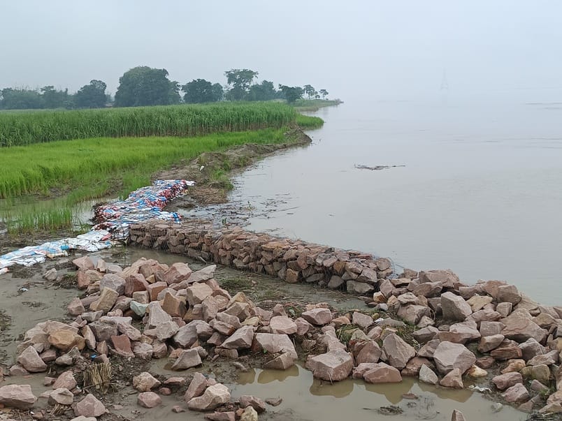 The water level of Gandak decreased, people breathed a sigh of relief.