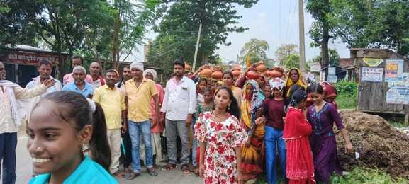 Grand Kalash Yatra taken out on the first day of Navratri