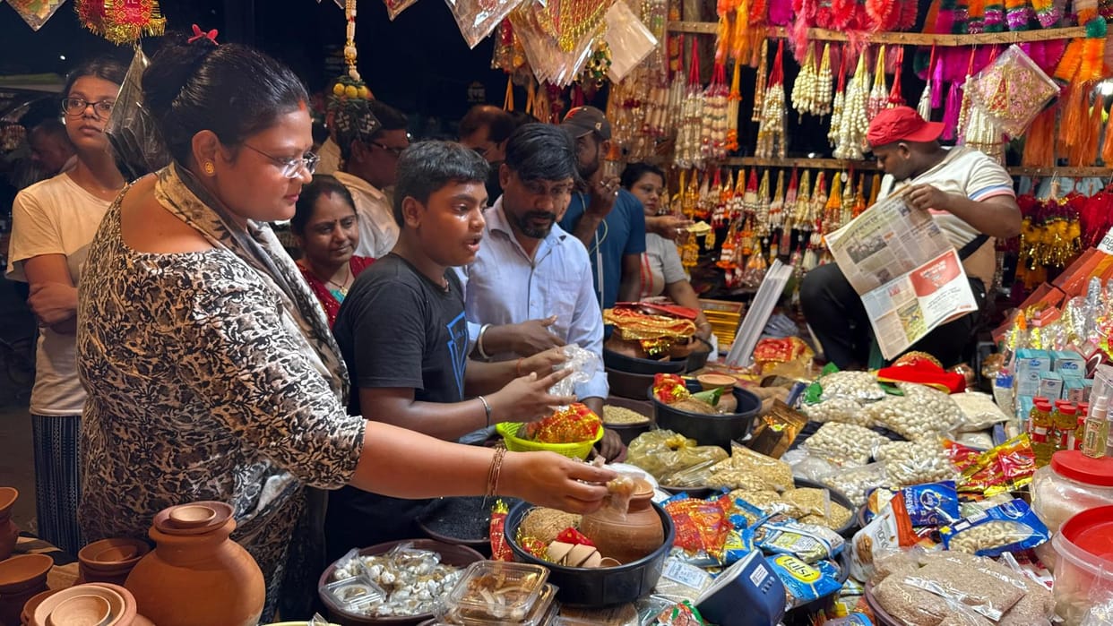 Gorakhpur News: Sharadiya Navratri: Mother's court decorated, chants will resonate in Mother's temples from today