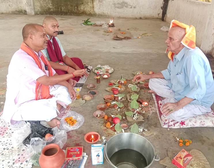Offering of water to ancestors with Shraddha and Pind Daan