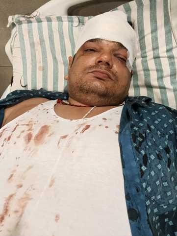 Car showroom GM's mobile snatched, attacked during protest