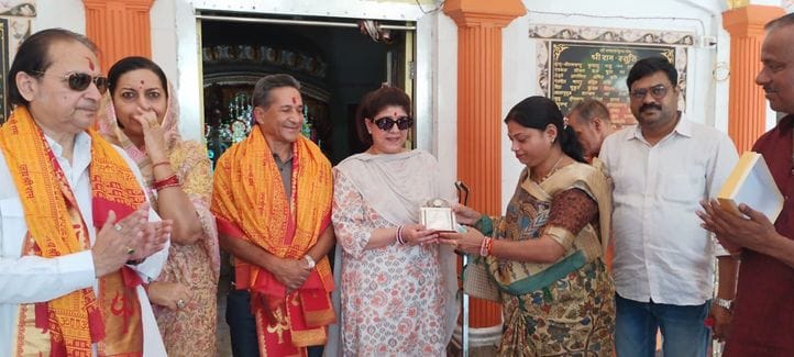Siddharthnagar News: Son-in-law and daughter of former King of Nepal welcomed